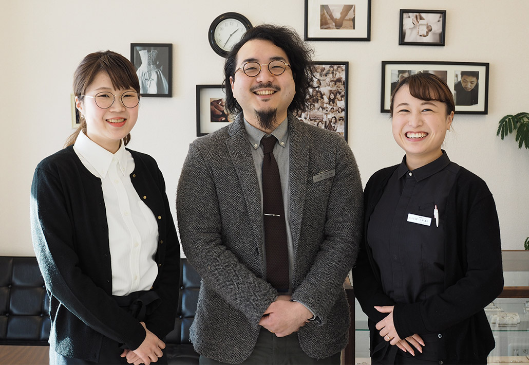 新潟県長岡市古正寺にあるブライダルジュエリーショップのアトリエクラム長岡店のスタッフ